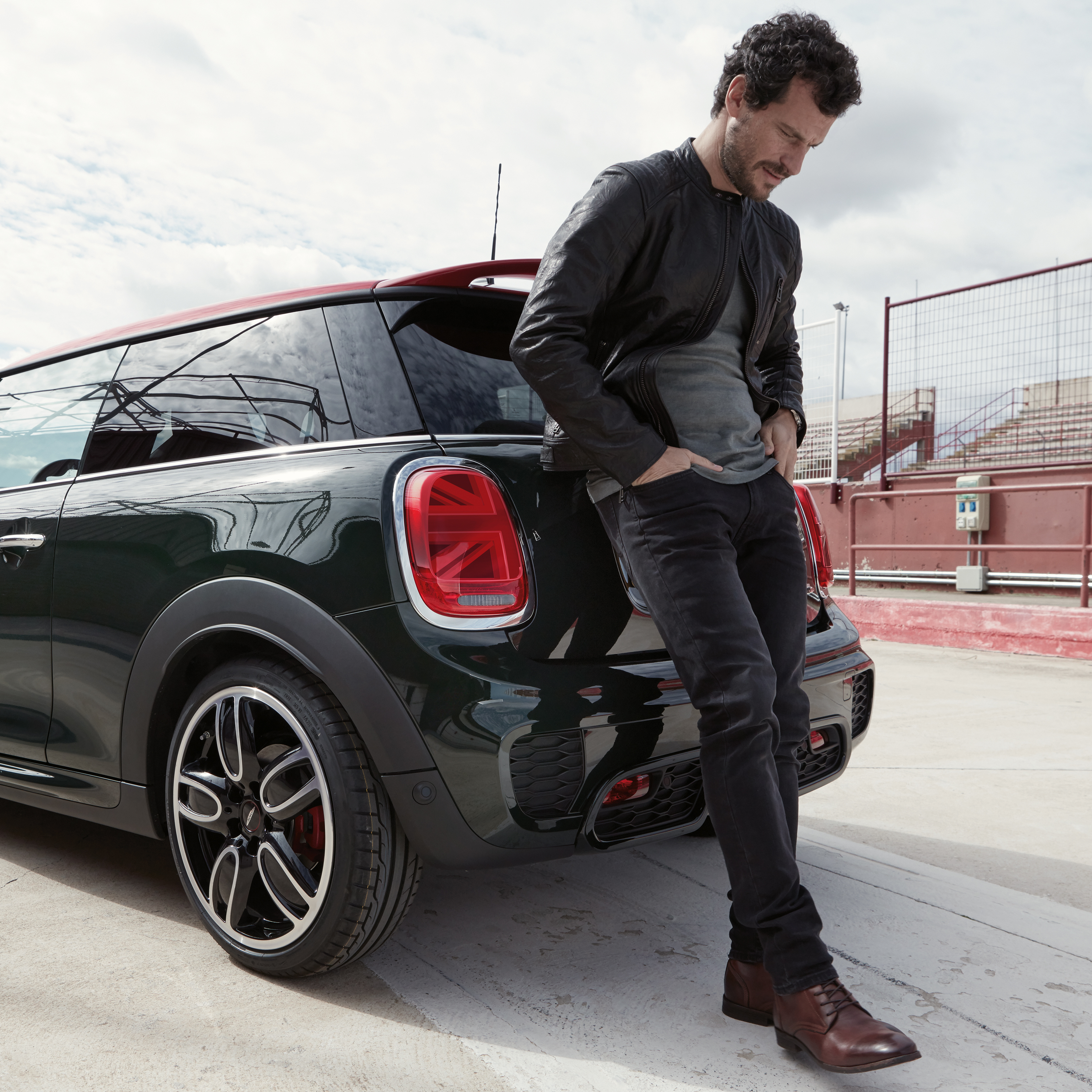JOHN COOPER WORKS – ВИД СЗАДИ