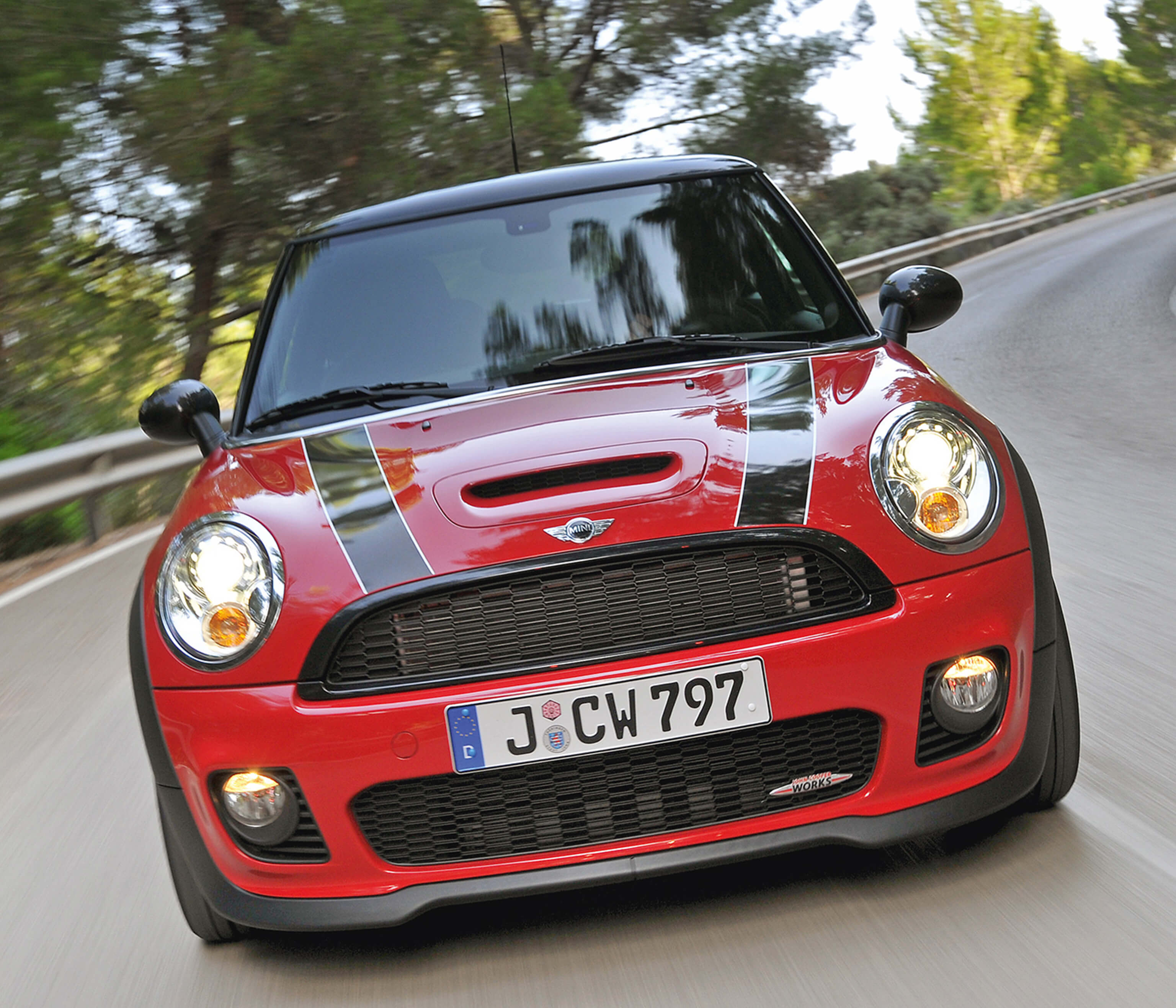 Первая модель MINI John Cooper Works