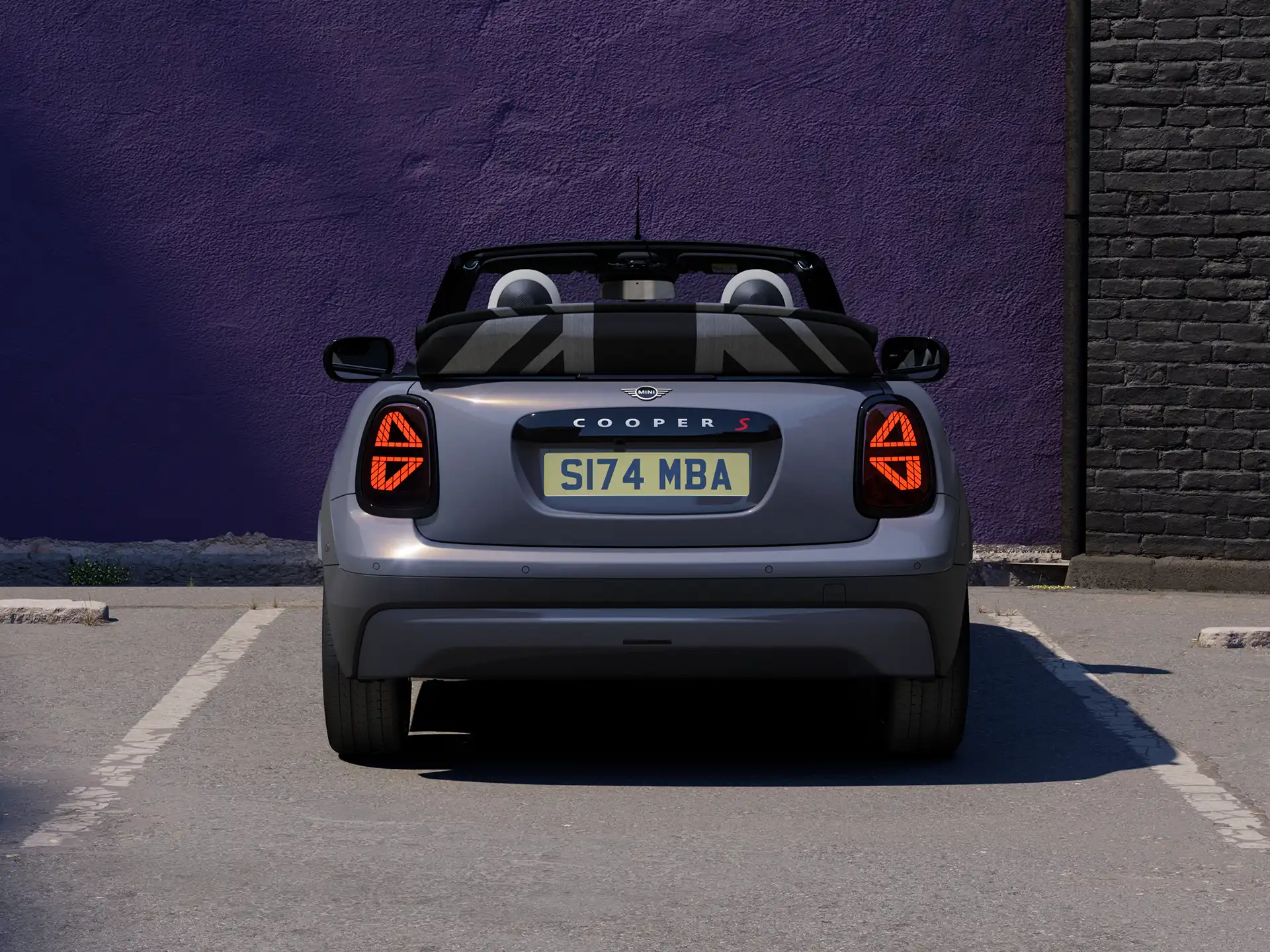 MINI Cooper Convertible – driving experience – easy load function