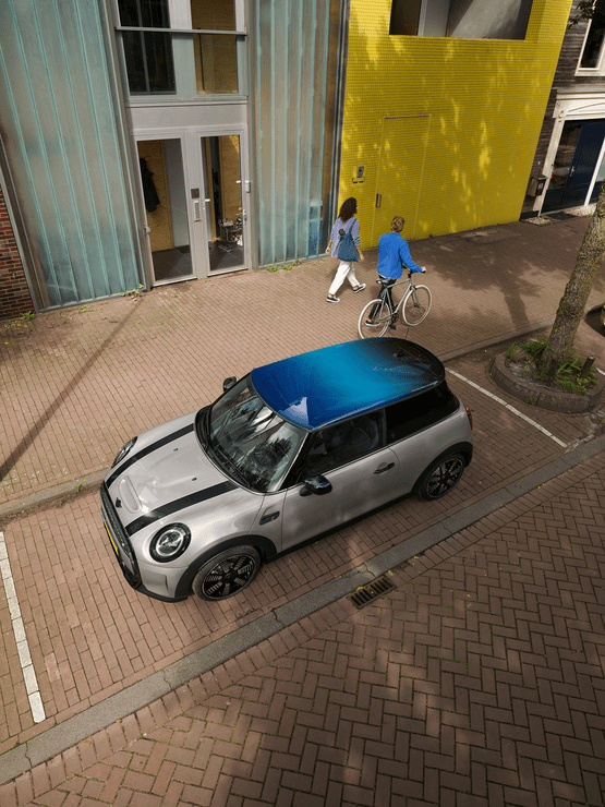 Многоцветная крыша MINI: бесконечная индивидуализация для MINI 3 двери, MINI 5 дверей и MINI Clubman
