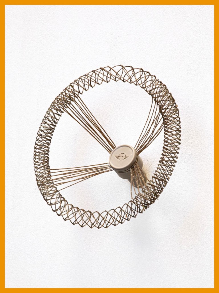 Каролин Шельке: дизайн рулевого колеса для MINI.