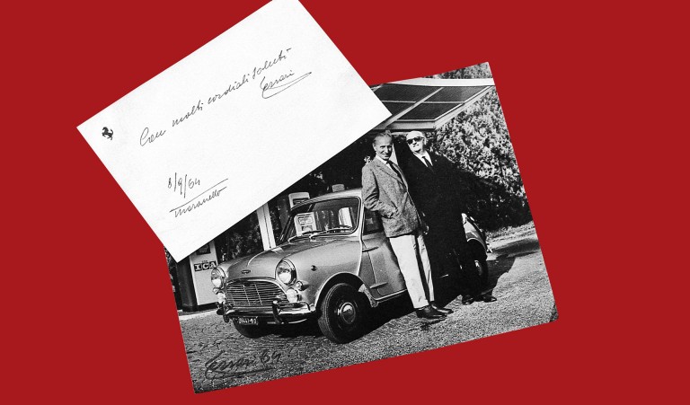 Фото Алека Иссигониса и Энцо Феррари с классическим Mini и письмо Энцо Феррари, отправленное сэру Алеку Иссигонису.