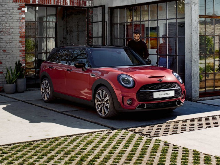 MINI Clubman – красный с черным – шесть дверей